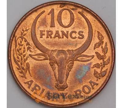 Мадагаскар монета 10 франков 1996 КМ22 UNC арт. 44692
