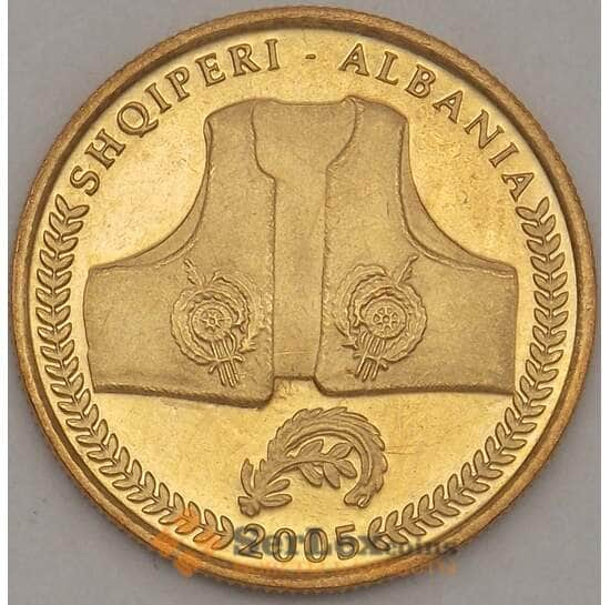 Албания 10 лек 2005 КМ94 UNC Традиционная одежда (n17.19) арт. 21567